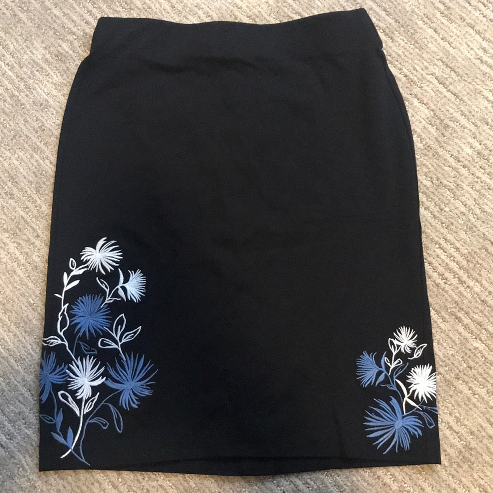 Pencil Skirt with Embroidered Flowers